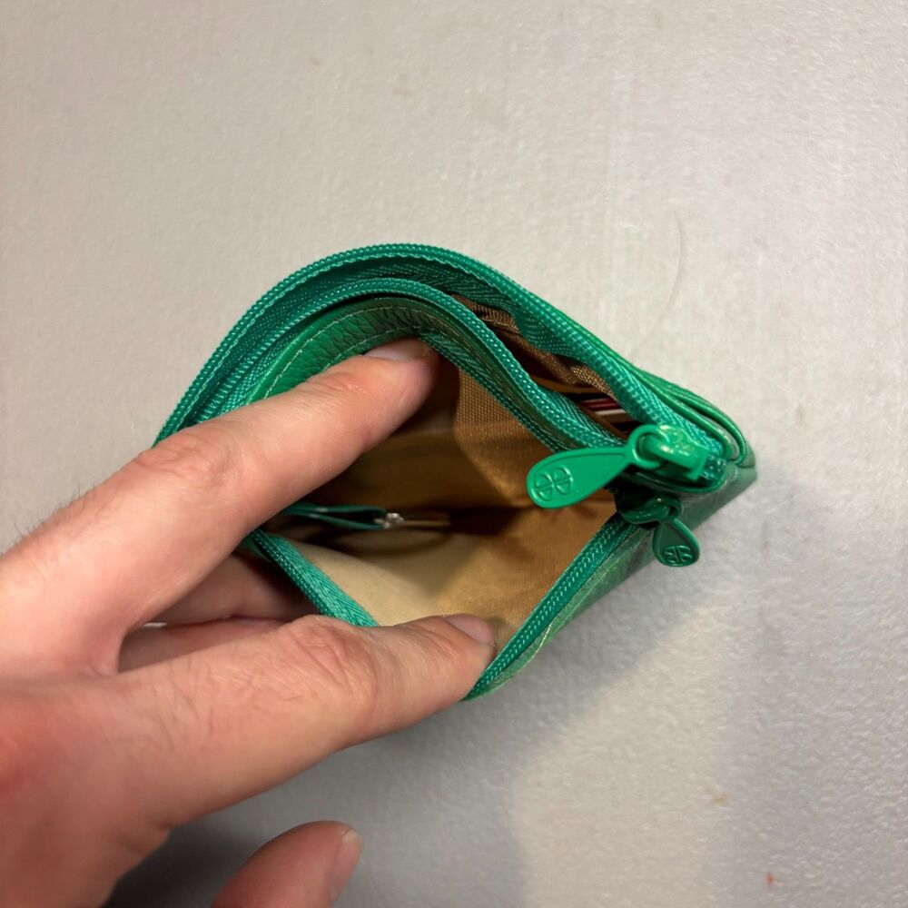 Buxton Kelly Green Pebbled Leather Card Holder Wallet - Picture 5 of 8